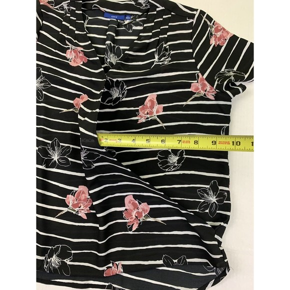 Apt 9 Womens L Floral Print Wrap Blouse Tunic Top Short Sleeve Black White Pink - Picture 10 of 11